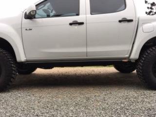 ISUZU D-MAX 2012-2020 ANGLED ROCK SLIDERS / SIDE STEPS - POWDERCOATED - Image 2