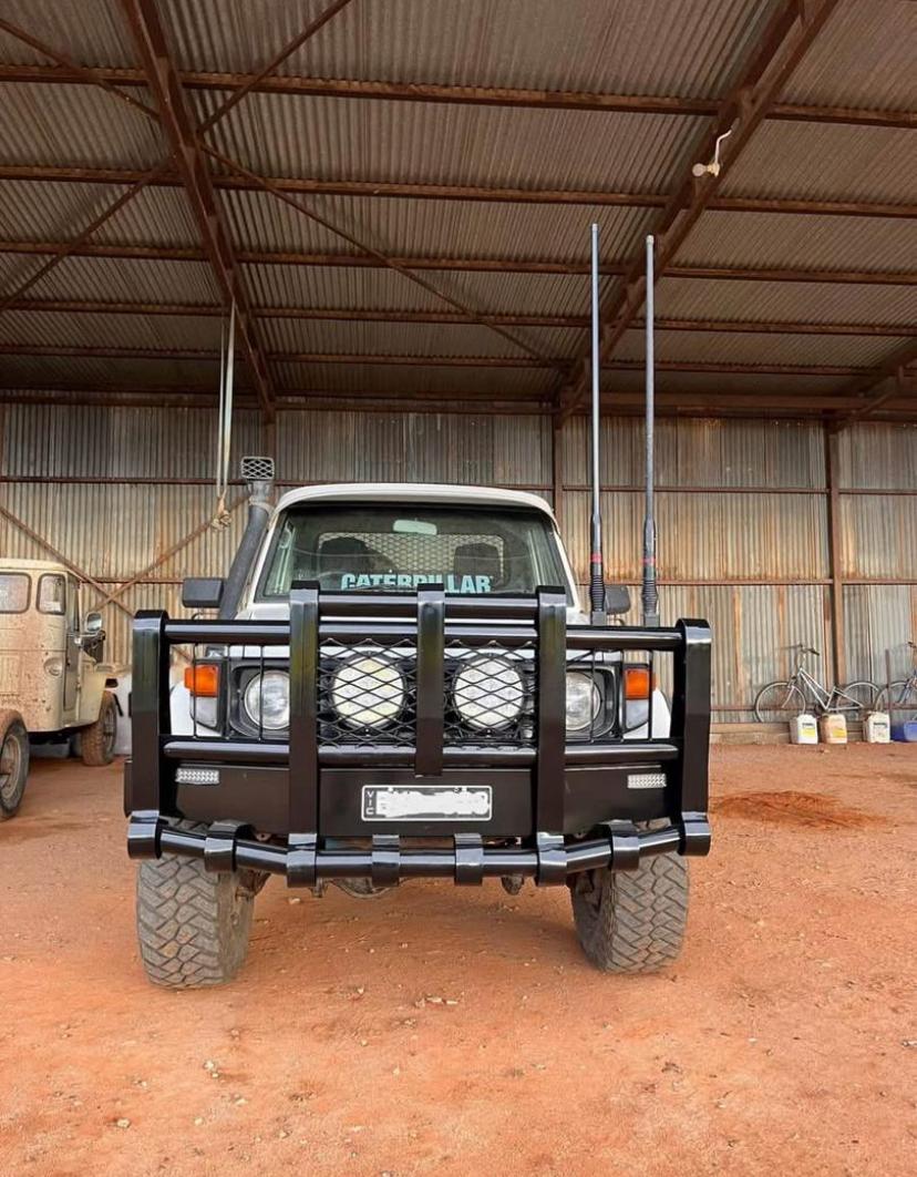 This premium heavy-duty bullbar