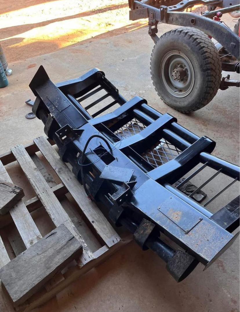 This premium heavy-duty bullbar - Image 5