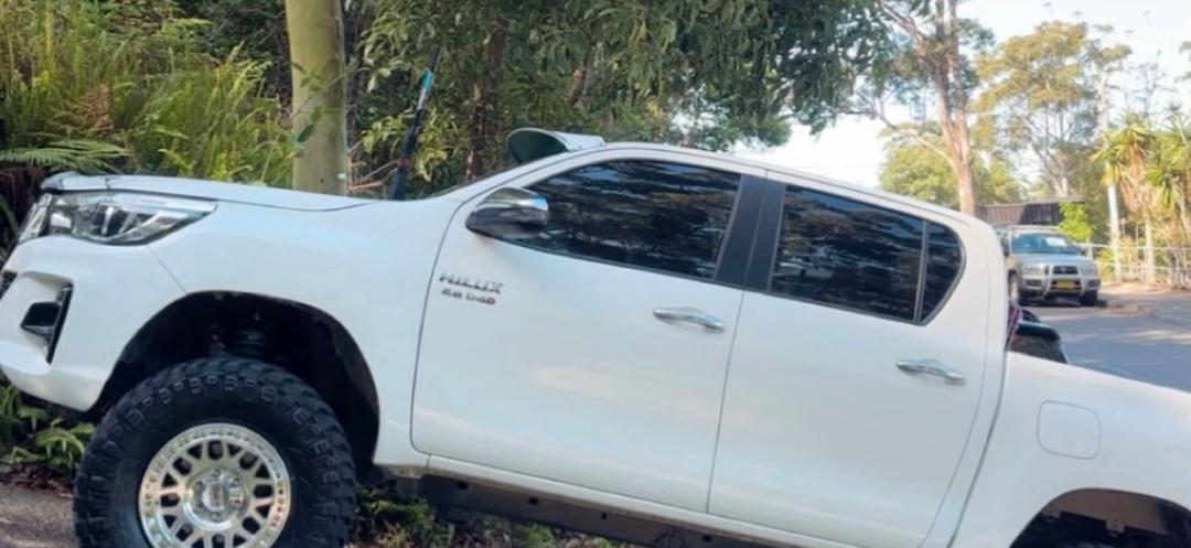 N80 Hilux Sun visor - Image 4